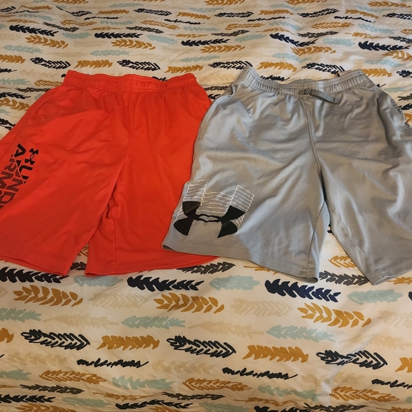 Lot of boys clothes. Under Armour/ Magellan/ Spicy Tuna/ Russell Brand - Picture 6 of 6